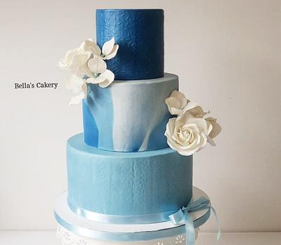 Blue! - Cake by Bella's Cakes 