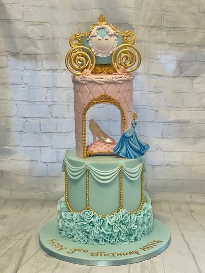 Cinderella Cake - Cake by Vee The Cake