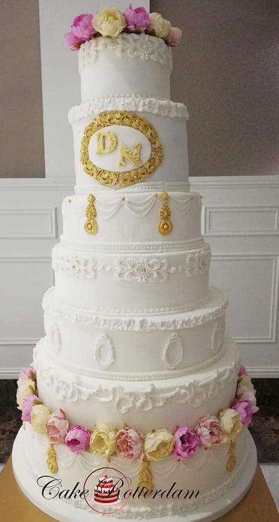White and gold wedding cake - Cake by Cake Rotterdam 