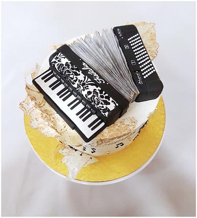 Accordion - Cake by Cake Loves Vanilla