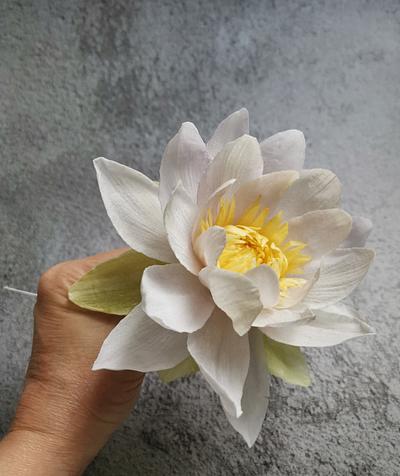 Wafer paper water lily!  - Cake by Iliana Petrova