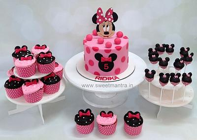 Minnie mouse theme sugar table for girls 5th birthday - Cake by Sweet Mantra - Custom/Theme cake studio