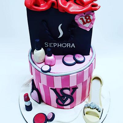 Designer birthday cake - Cake by Celebration cakes 