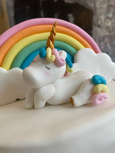 Unicorn and rainbow - Cake by Julie Donald
