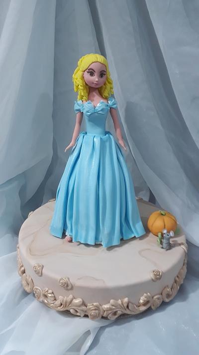 Cinderella - Cake by Julissa 