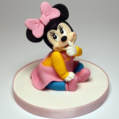 Minnie Mouse Baby figurine. - Cake by becia