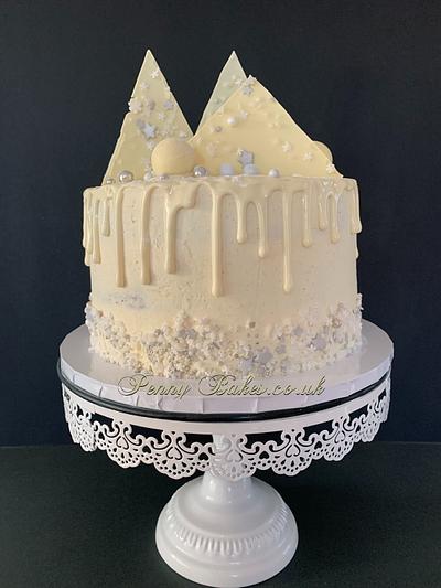 White Christmas  - Cake by Popsue