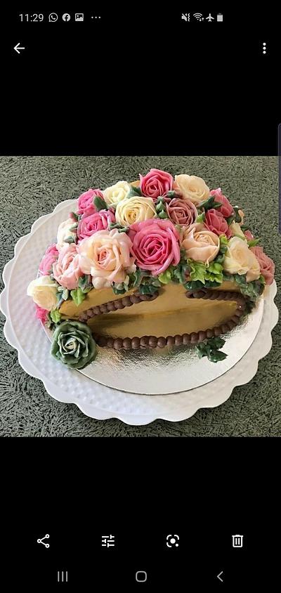 Bag Flowers  Buttecream Cake - Cake by ERENHURIYE