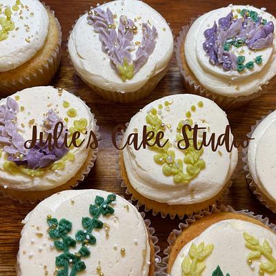 Botanical Cupcakes - Cake by Julie Donald