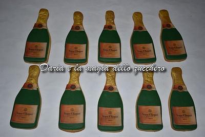 Veuve Clicquot champagne cookies - Cake by Daria Albanese