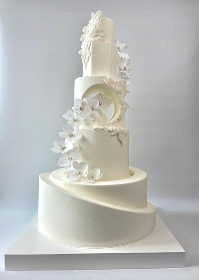 Wedding cake elegance  - Cake by Cindy Sauvage 