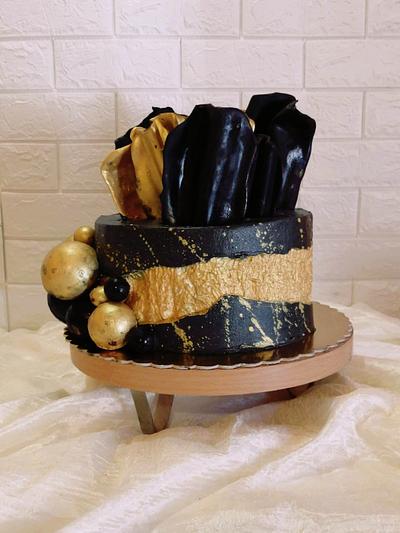 Black and gold - Cake by RekaBL86