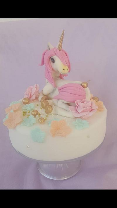 SUGAR SOCKS the little Unicorn - Cake by Annalisa Pensabene Pastry Lover