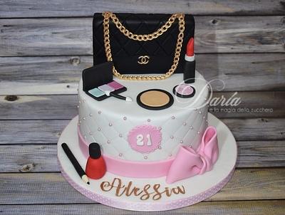 Make up and Chanel bag cake - Cake by Daria Albanese