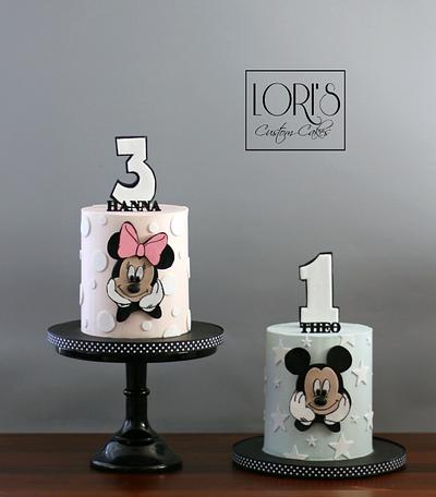 Dual Birthday cakes - Cake by Lori Mahoney (Lori's Custom Cakes) 