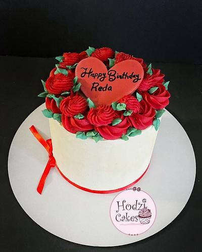 Red rosettes cake🌹🌹🌹 - Cake by Hend Taha-HODZI CAKES