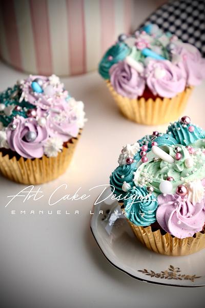 Vanilla Cupcakes & Sprinkles cake - Cake by Emanuela La Valle - Art Cake Design