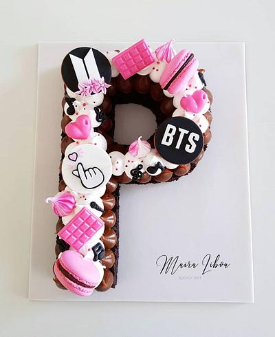 BTS - Cake by Maira Liboa
