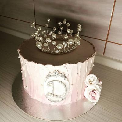 Pearl crown cake - Cake by Tortalie