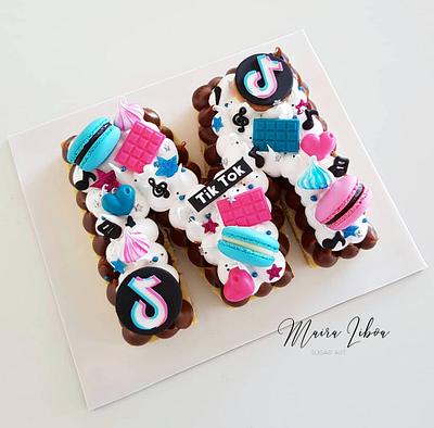 Tik tok - Cake by Maira Liboa
