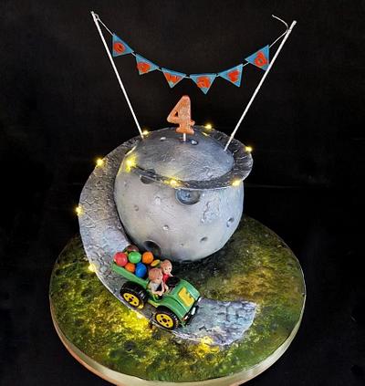 Travel to the moon - Cake by Mrs P's Cakes