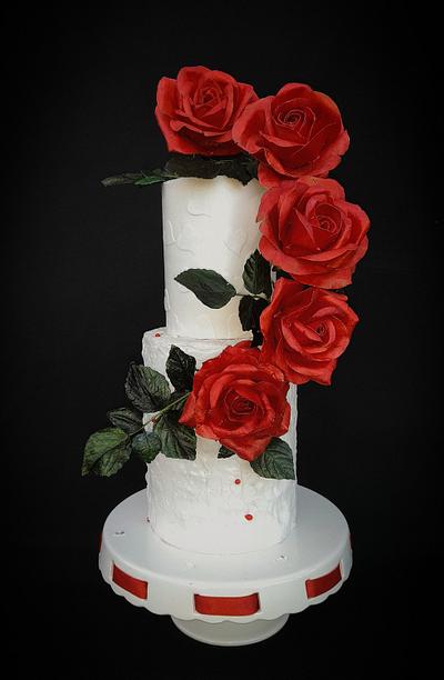 Red roses cake - Cake by Zuzana Bezakova