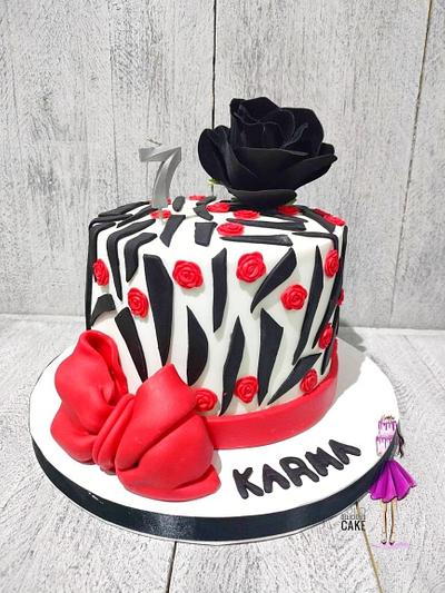 Red zebra cake by lolodeliciouscake  - Cake by Lolodeliciouscake