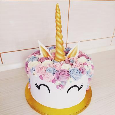Unicorn buttercream cake - Cake by Tortalie