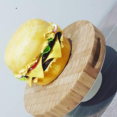 Burger Lovers this is for you 😋😋 - Cake by Su Cake Artist 