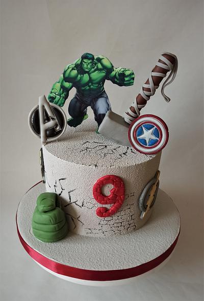 Avengers  - Cake by Jitkap