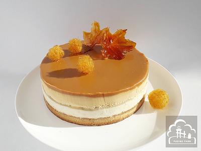 Touch of Autumn - Cake by PUDING FARM