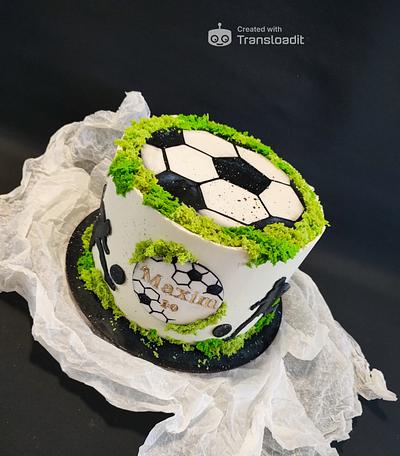 Football  - Cake by Mischell