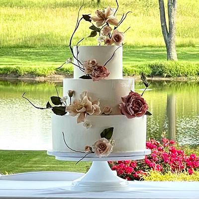 Sugar Flowers at the Winery - Cake by Dozycakes