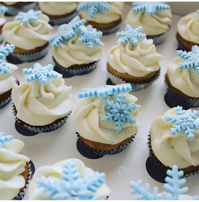 Snowflake Cupcakes - Cake by Sugar by Rachel