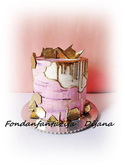 Gold drip cake - Cake by Fondantfantasy