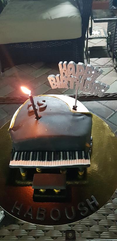 Piano cake - Cake by jscakecreations