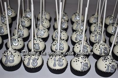 cakepops for 18th - Cake by Daria Albanese