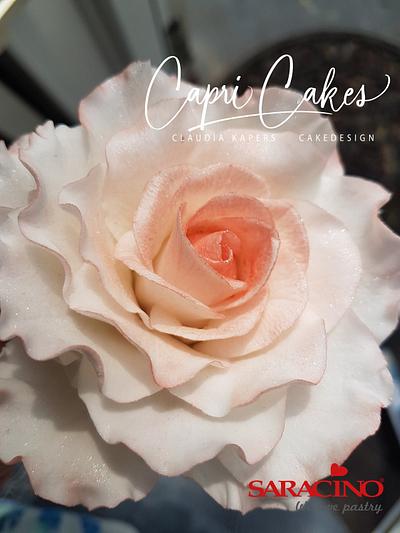 Edible sugar rose - Cake by Claudia Kapers Capri Cakes
