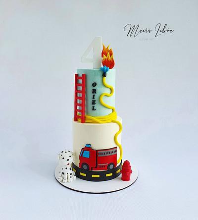 Fireman - Cake by Maira Liboa