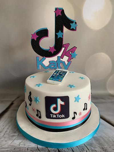Katy’s Tik Tok 14th birthday cake - Cake by Roberta