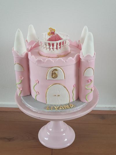 Castle cake sleeping beauty - Cake by Cake Rotterdam 