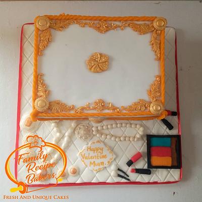 Jewellery box - Cake by Phinebakes