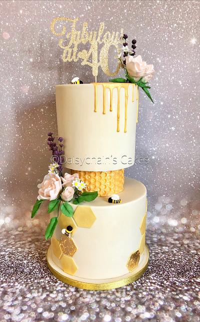 Happy 40th bee-day!! - Cake by Daisychain's Cakes