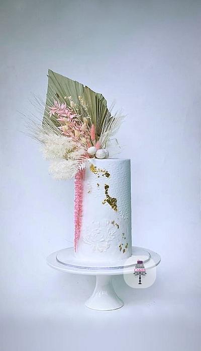 Wedding cake design with dry flowers  - Cake by Color Drama Cakes