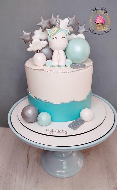 Unicorn for newborn baby - Cake by Emily's Bakery