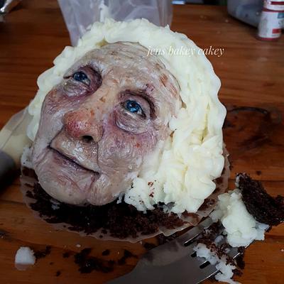 Cupcake granny, sculpted cake. - Cake by Jens bakey cakey