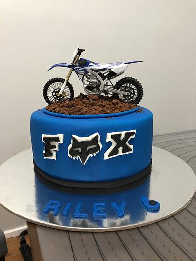 Motor bike  - Cake by Nerece