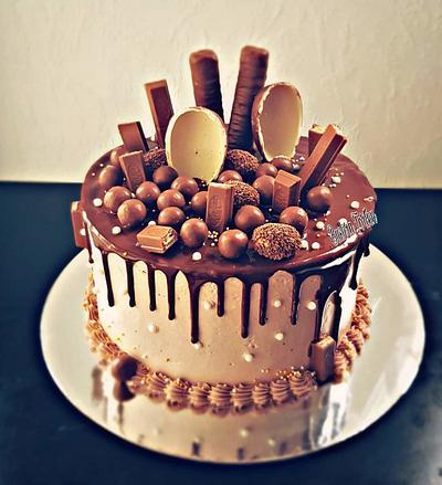 Drip cake  - Cake by Bushrastorten