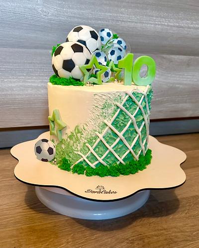 Football cake - Cake by DaraCakes