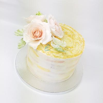 Simple cake with sugar roses - Cake by Zuzi's cake